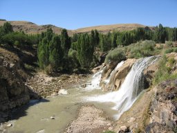 025 - verso van_cascate muradiye